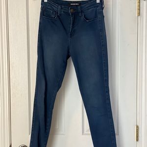 Fashion Nova skinny jean - size 5